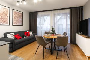 Posedenie v ubytovaní GórSKI Przystanek Apartament Satoła 1