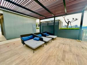 Posezení v ubytování Neu Suites Service Apartment