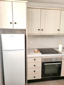 Kuchnia lub aneks kuchenny w obiekcie Fuengirola & sea views by ELE Apartments