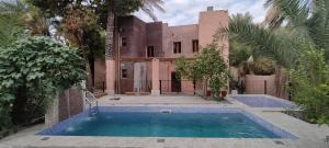 Bassein majutusasutuses Riad Nizwa või selle lähedal