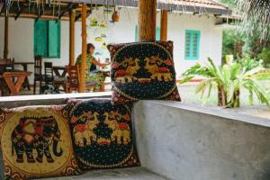 Ruang duduk di Lazy Monkey Surfhostel - Sri Lanka