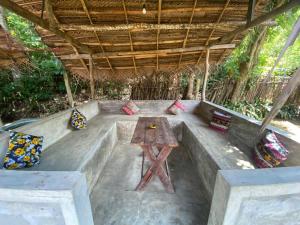 Ruang duduk di Lazy Monkey Surfhostel - Sri Lanka