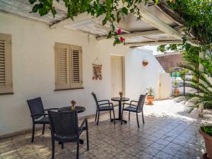 Gallery image of Stromboli Central Family Apartment - 3 Double Rooms in Stromboli