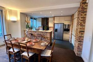 Η κουζίνα ή μικρή κουζίνα στο Le loft d'Étigny