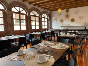 Um restaurante ou outro lugar para comer em Katari at Plaza de Armas Cusco