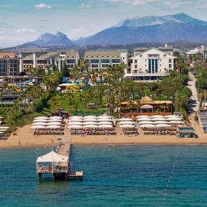 Een luchtfoto van Dobedan Beach Resort Comfort ''Ex Brand Alva Donna Beach Resort Comfort''
