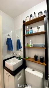 Bathroom sa Apartamento 2 quartos completo com garagem