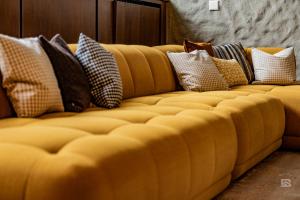 A seating area at Hotel Bergidyll - Riders Haven
