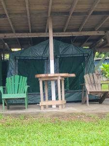 Zahrada ubytování Life for Life Hostel Drake Bay Home of Sea Turtle Marine Conservation Project Osa Peninsula near San Josecito Beach