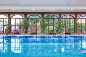 Bazén v ubytování Hotel Konradówka Wellness & SPA - 300 metrów do centrum nebo v jeho okolí
