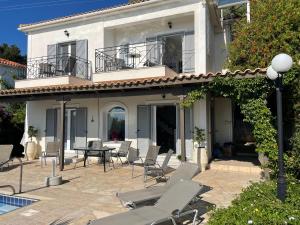 Budova, kde se vila nachází