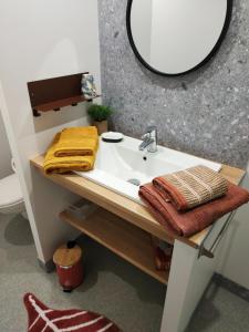 Et badeværelse på La maison d Eole + 14 billeder