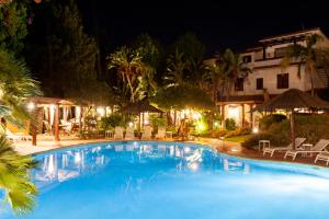 Bazén v ubytování Nora Club Hotel & Spa nebo v jeho okolí