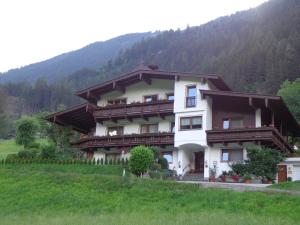 Nespecifikovaný výhled na hory nebo výhled na hory při pohledu z bed and breakfast