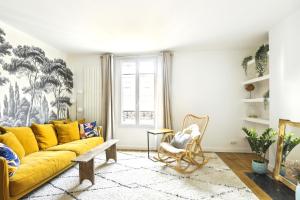 Posedenie v ubytovaní Luxury top floor duplex near Le Marais