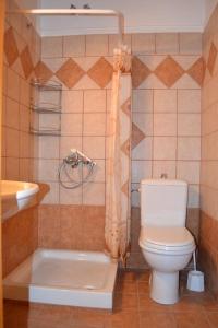 Koupelna v ubytování Pension Vergina + 37 fotografií