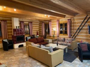 Posezení v ubytování CHALUPA Honzík - VILLA Vrchlabí