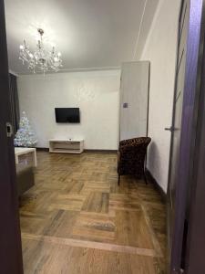 Apartment on Soborna 101的电视和/或娱乐中心