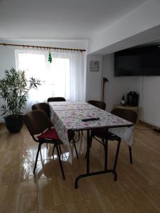 TV a/nebo společenská místnost v ubytování Casa Zura