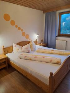 A bed or beds in a room at Ferienwohnung Nancy