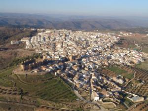 A general view of Baños de la Encina or a view of the city taken from a szállodákat