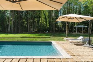 Bazén v ubytování Casale La Gora - B&B di charme nebo v jeho okolí