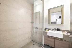 Cozy Studio 29th Floor, Bloom Towers Marina View的一间浴室