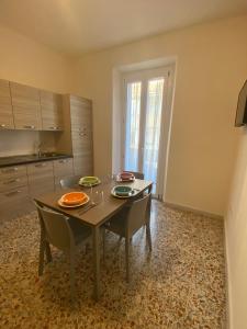 Nhà bếp/bếp nhỏ tại Alghero Darsena Apartment