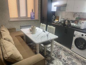 Η κουζίνα ή μικρή κουζίνα στο ELET HAUS
