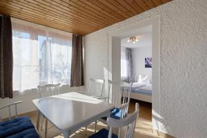 Postel nebo postele na pokoji v ubytování Hotel Garni Demmel