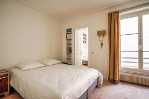 Apartment in Rue Saint-Honore