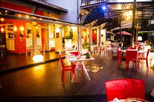 Restaurace v ubytování La Suite Villa