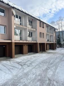Budova, v ktorej sa apartmán nachádza