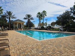 Bazén v ubytování Endearing Private Bedroom in Shared House in Reunion Resort nebo v jeho okolí + 33 fotografií