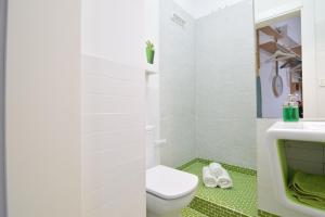 A bathroom at Apartamento Atarazanas Málaga Centro Histórico
