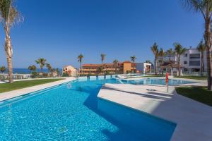 Basen w obiekcie Luxury 2BR Seaviews - Santa Barbara Heights lub w pobliżu
