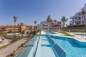 Basen w obiekcie Luxury 2BR Seaviews - Santa Barbara Heights lub w pobliżu