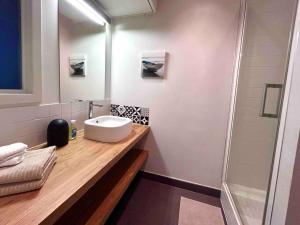 Φωτογραφία από το άλμπουμ του Appartement vue sur le Marché de Noel στο Στρασβούργο