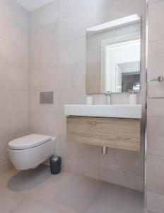 Łazienka w obiekcie Luxury 2BR Seaviews - Santa Barbara Heights