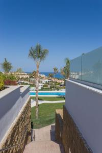 Basen w obiekcie Luxury 2BR Seaviews - Santa Barbara Heights lub w pobliżu