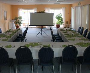 The business area and/or conference room at Hotel Torgauer Brauhof