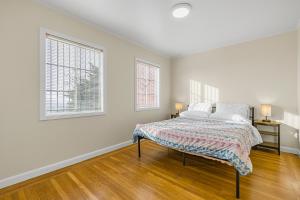 Photo de la galerie de l'établissement 3 Bd House, Walkable To Bart, Free Parking, Views, à Daly City