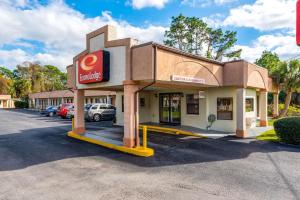 Majoituspaikan Econo Lodge pohjapiirros