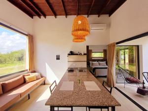 Ruang duduk di 4 AVES - Exclusivo para parejas - Hornero