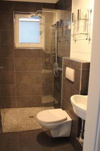 Et badeværelse på Ferienwohnung Arlt