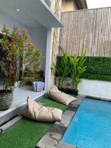 Bazén v ubytování Chua Guest house Canggu nebo v jeho okolí