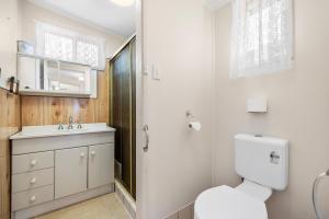 Imagen de la galería de Beach Comber- 32 Straight St Hat Head - No Sheets or Towels provided, en Hat Head