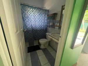 Koupelna v ubytování Las Casitas de Playa Ne gra + 21 fotografií
