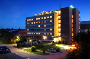 Budynek, w którym mieści się hotel