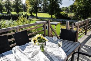 En restaurant eller et andet spisested på NEU! Ferienwohnung Ostseebeere